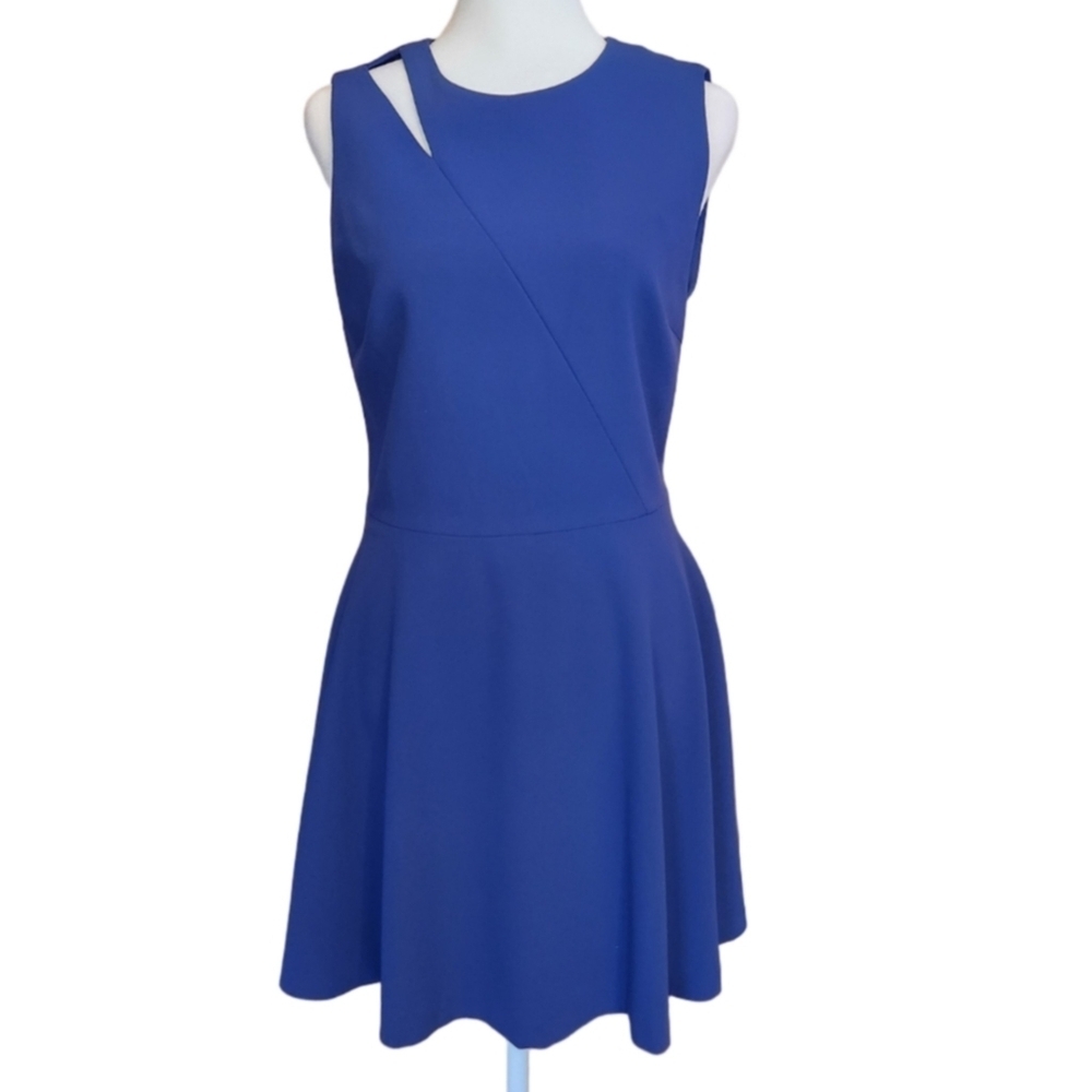 ALICE + OLIVIA SHOULDER CUT OUR SLEEVELESS FIT AND FLARE DRESS SIZE 6 RARE FIND